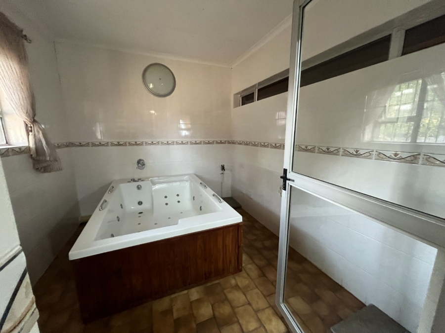 5 Bedroom Property for Sale in Van Der Hoff Park North West